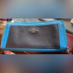 Gently used coach wallet